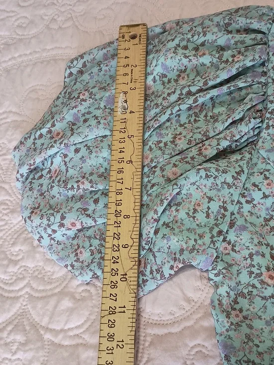 By The River Light Green Floral Puff-Sleeve Maxi Dress - Picture 9 of 11